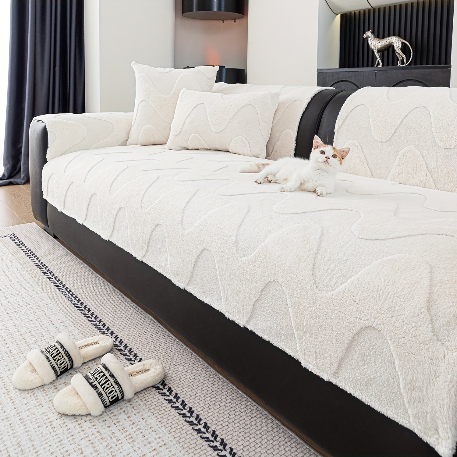 New Autumn And Winter Product: a Thick Cream-Colored Sofa Cushion with a Non-Slip Design, Creating a Luxurious Feel Suitable for Living Room Sofas